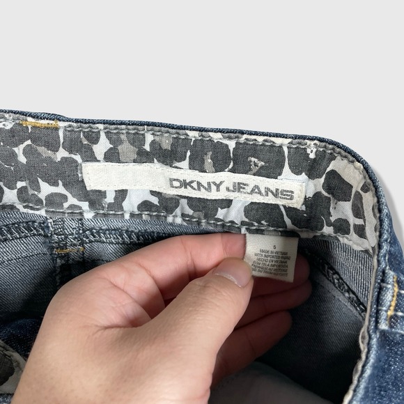 DKNY Jeans Denim Skirt Women 5 Blue Y2K Indie Sleaze Heart Charm Pencil Skirt - Picture 7 of 9